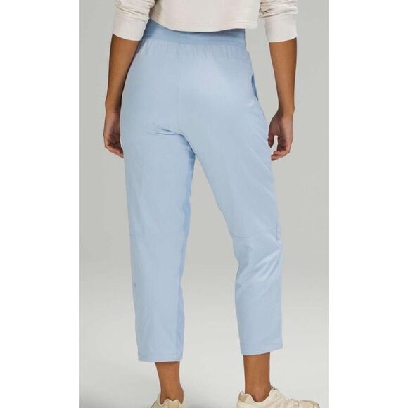 Lululemon Beyond the Studio Crop Leggings  in Blue Linen Size 4 / NWOT - Picture 3 of 10